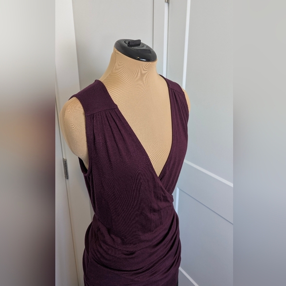 Banana Republic Womens Tunic Tank Medium Sleeveless Blouse Burgundy Purple Zip - Picture 2 of 8
